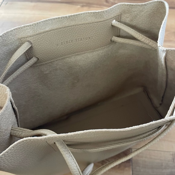 Elegant Cream Tote Bag - Picture 4 of 5